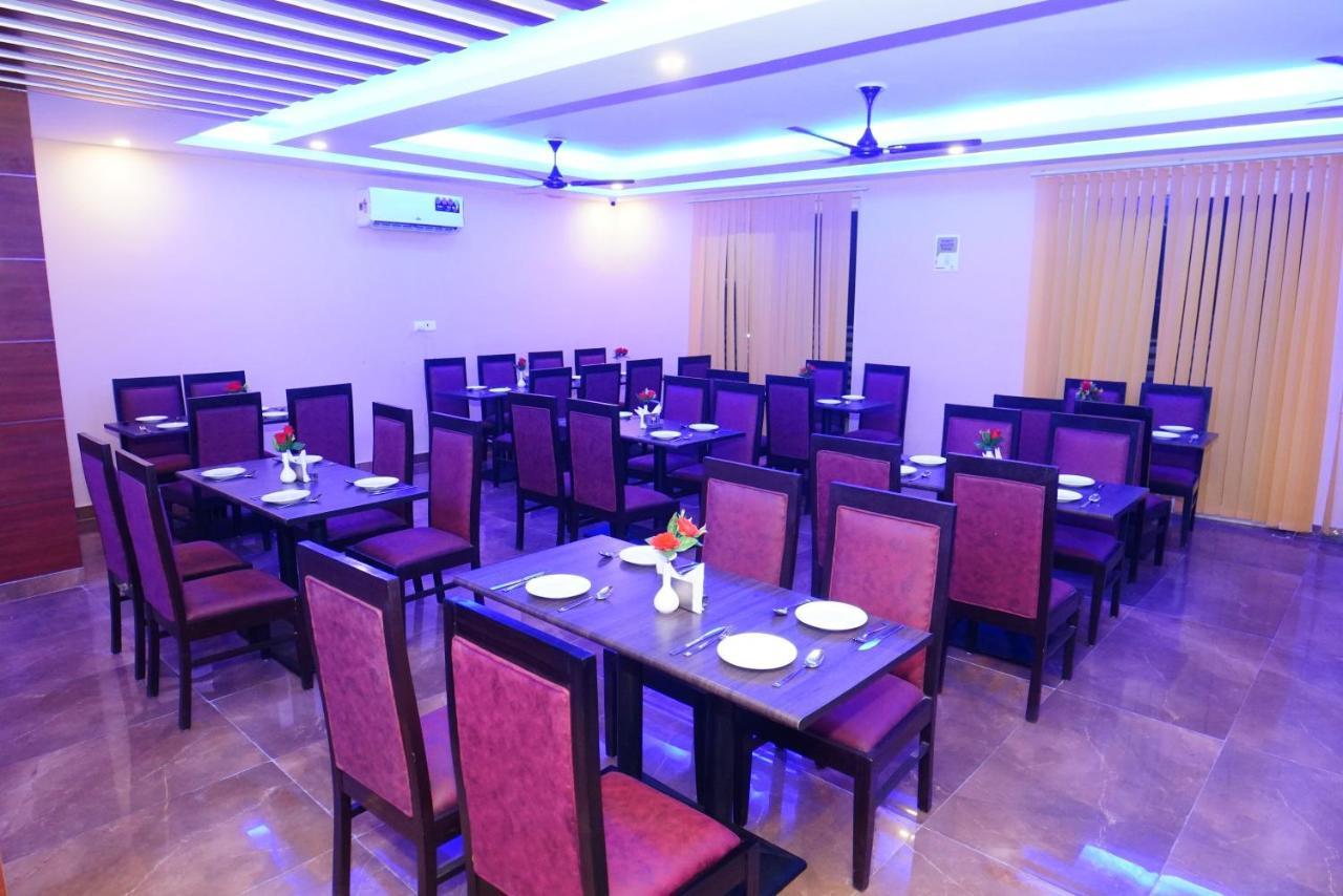 Expomart Inn Greater Noida Zewnętrze zdjęcie